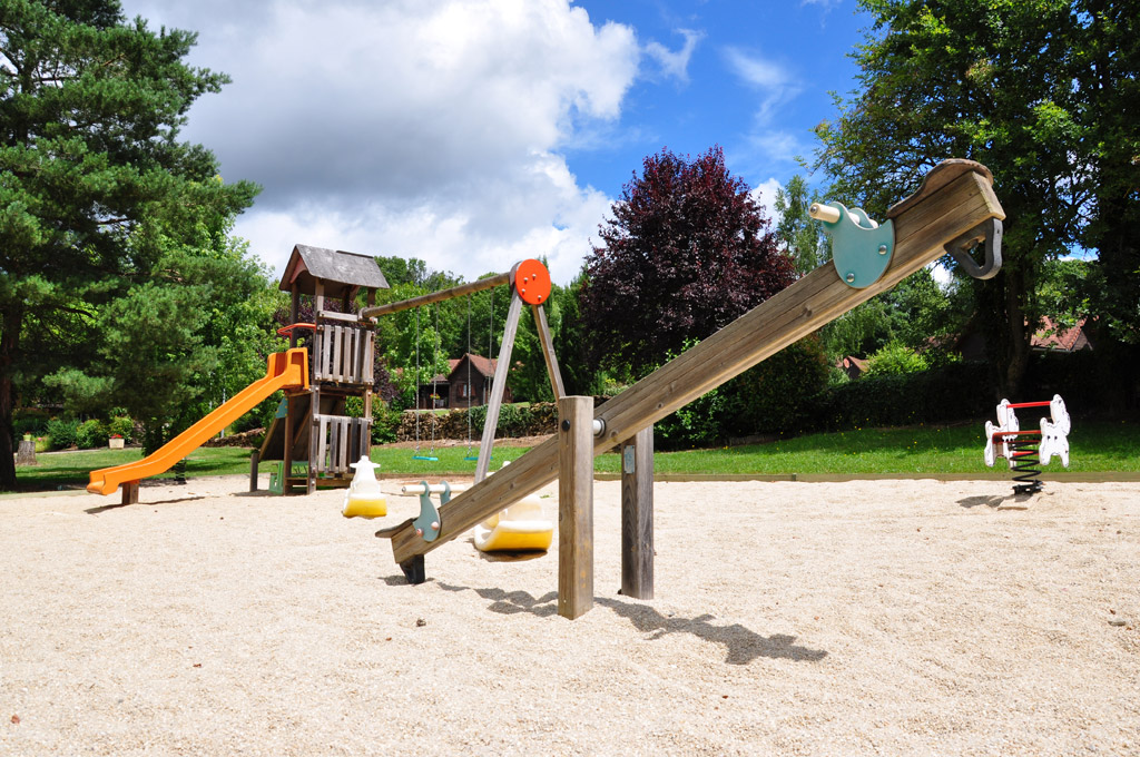 aire-jeux-enfants-thegra-quercy_chalets_thegra